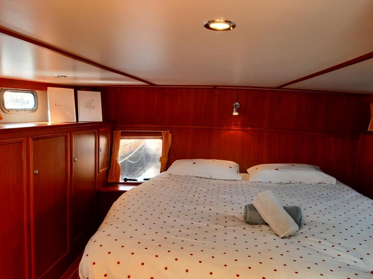 Motor Yacht Amazone Hotel Amsterdam Bagian luar foto